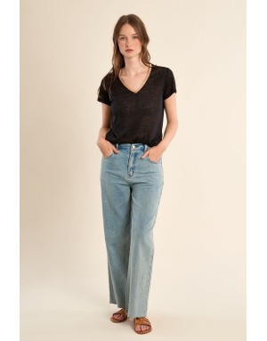 Tee-shirt d'aspect lin à encolure fantaisie en V Molly Bracken, coloris noir - Référence : T427EP