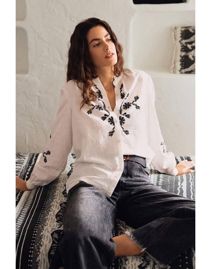 Chemise brodée, 100% coton, manches longues, coloris blanc -  Référence ZP135EE