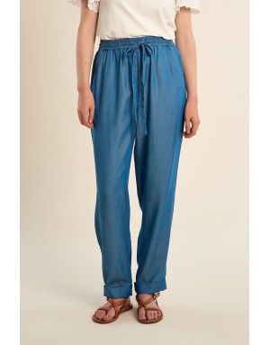 Pantalon coupe carotte jogpant Molly Bracken, 100% lyocell, taille haute élastiquée, coloris jean mid blue -  Référence ZP126EE