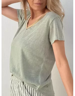 Tee-shirt d'aspect lin à encolure fantaisie en V Molly Bracken, coloris vert sauge - Référence : T427EP