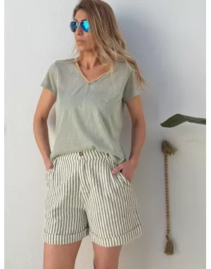 Tee-shirt d'aspect lin à encolure fantaisie en V Molly Bracken, coloris vert sauge - Référence : T427EP