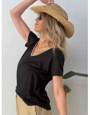 Tee-shirt d'aspect lin à encolure fantaisie en V Molly Bracken, coloris noir - Référence : T427EP