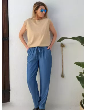 Pantalon coupe carotte jogpant Molly Bracken, 100% lyocell, taille haute élastiquée, coloris jean mid blue -  Référence ZP126EE