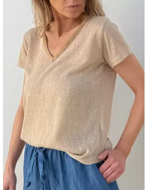 Tee-shirt d'aspect lin à encolure fantaisie en V Molly Bracken, coloris beige - Référence : T427EP
