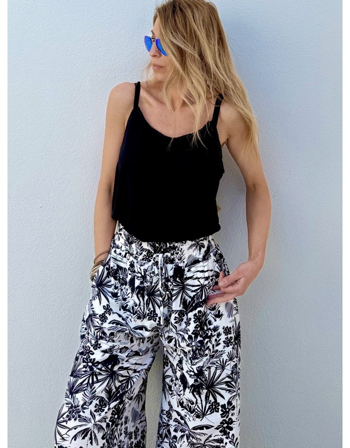 Top caraco fines bretelles Molly Bracken, coloris noir, détail dentelle festonnée - Référence : G969EE