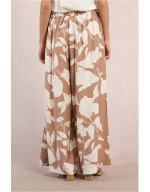 Un pantalon fluide Molly Bracken, imprimé beige et écru, en ensemble avec le top LA1865EE- Référence : LA1864EE