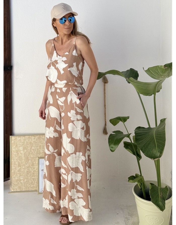 Un pantalon fluide Molly Bracken, imprimé beige et écru, en ensemble avec le top LA1865EE- Référence : LA1864EE