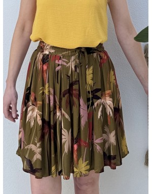 Jupe courte fluide Molly Bracken, taille élastique, imprimé tropical, coloris kaki - Référence T2210EE