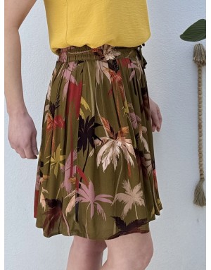 Jupe courte fluide Molly Bracken, taille élastique, imprimé tropical, coloris kaki - Référence T2210EE