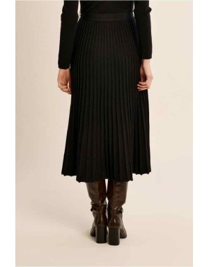 Robe longue en maille, jupe plissée, ceinture assortie - Référence LA2060EN