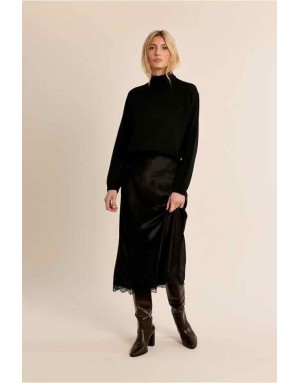 Pull col roulé oversize en maille, 94% polyester et 6% laine —  Référence : LAR239EN