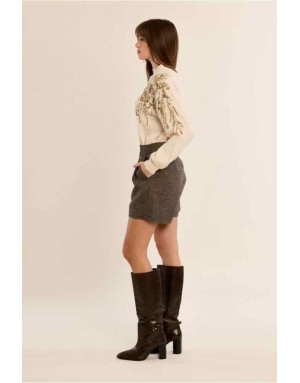 Short taille haute en lainage chiné brun et beige, coupe évasée et aux plis couture — Référence : P1846EH