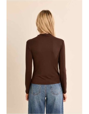 sous-pull fin, seconde peau, disponible en noir et en marron - Référence : EF1662EN