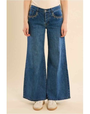 denim large à la coupe boot cut flare, clous argentés sur les poches - Référence : ES191EH