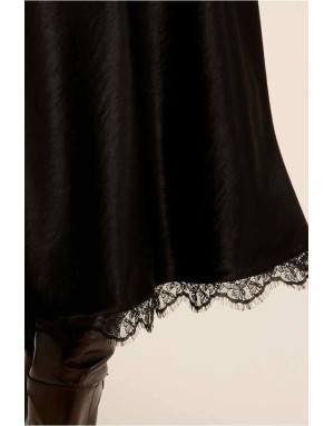 Jupe satinée noire, finition dentelle, taille haute — Référence : T2285EN
