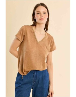 Tee-shirt aspect lin, encolure perles dorées, coloris camel — Référence : T427EN