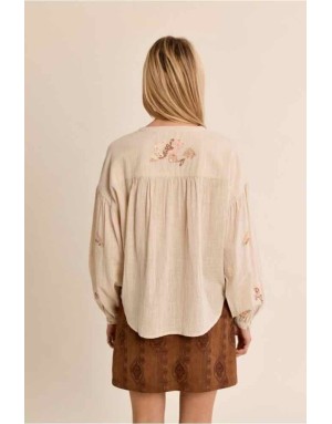 Blouse écrue en coton, brodée de motifs floraux parsemés de sequins discrets Référence : ZP147EH