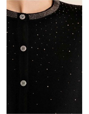 gilet noir en maille, à l'encolure ronde strassée et semé de strass sur le buste. Référence : LAF142EN