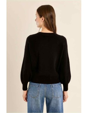 pull maille souple, encolure boutonnée de nacre,  Référence : LAS150EN