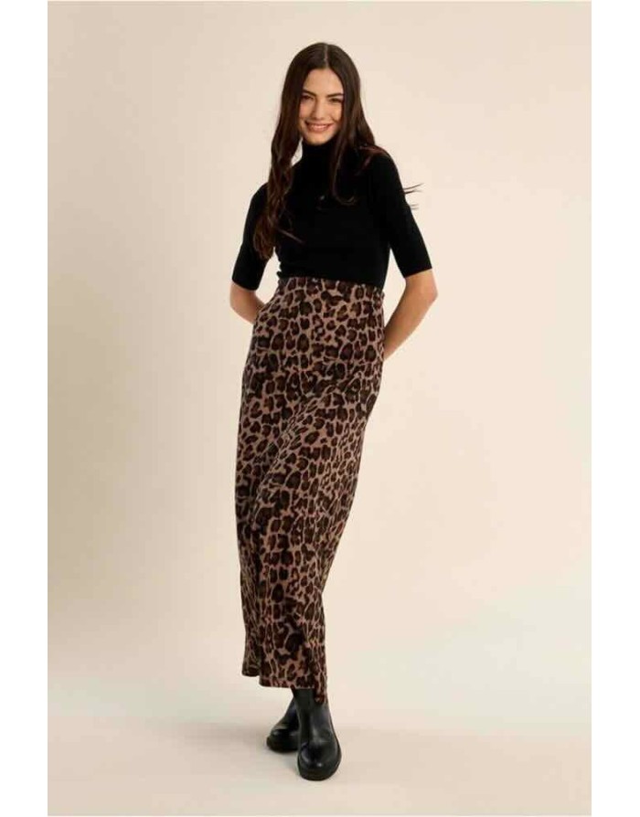 Jupe longueur midi, imprimé léopard , tee-shirt assorti.  Référence : T2090EN