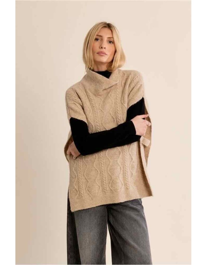 Poncho en maille torsadée beige, Référence : B301EH