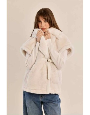Veste cintrée en fausse fourrure blanc cassé, Référence : HA109BEH