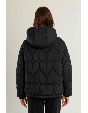 Doudoune à capuche matelassée, motif ♡, coloris noir. Référence : HA128EH