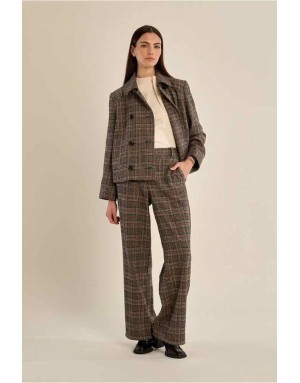 Veste courte à carreaux marron et rouille, au double boutonnage et col chemisier - Référence : P1894AEN