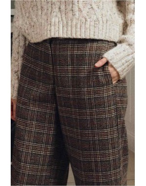 Pantalon tailleur à carreaux marron et rouille, taille haute et coupe évasée —ensemble tailleur Référence : P1895EN