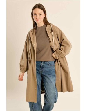 Trench-coat en coton kaki léger, capuche non amovible  — Référence : P1899EH