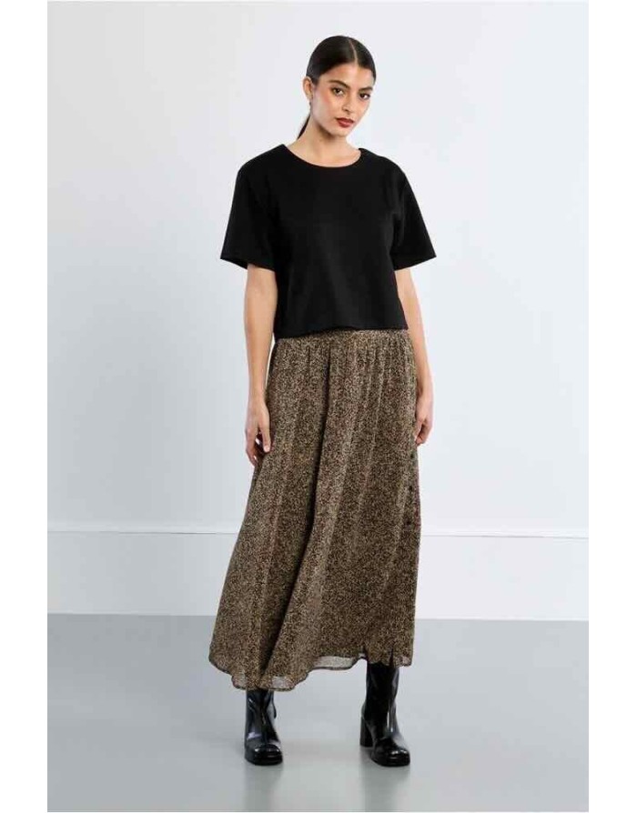 Top court noir, boxy  — à associer au pantalon ou à la jupe assortis de la collection. Référence : LAL596EN