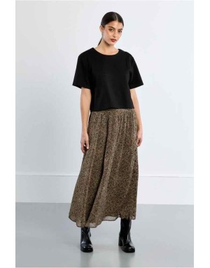 Top court noir, boxy  — à associer au pantalon ou à la jupe assortis de la collection. Référence : LAL596EN