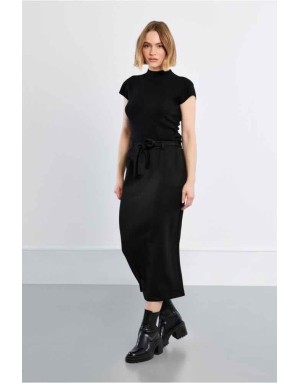 Jupe noire fluide à taille élastiquée, ceinture à nouer et fente d'aisance en bas — Référence : LALF168