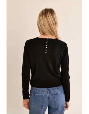 Pull maille fine noir coupe ajustée, perles nacrées aux poignets et à la nuque — Référence : E998EN