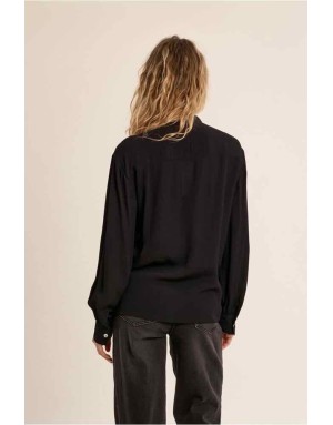 Chemise en viscose fluide, col lavallière à nouer et manches ballon. Référence : ZP154EH